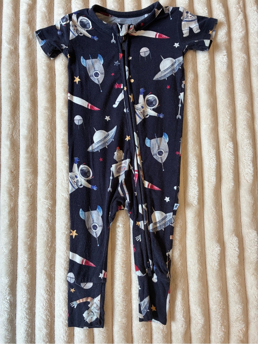 🤖🚀 Bums & Roses Short Sleeve Zip Romper | 3-6 Months | Space Robot